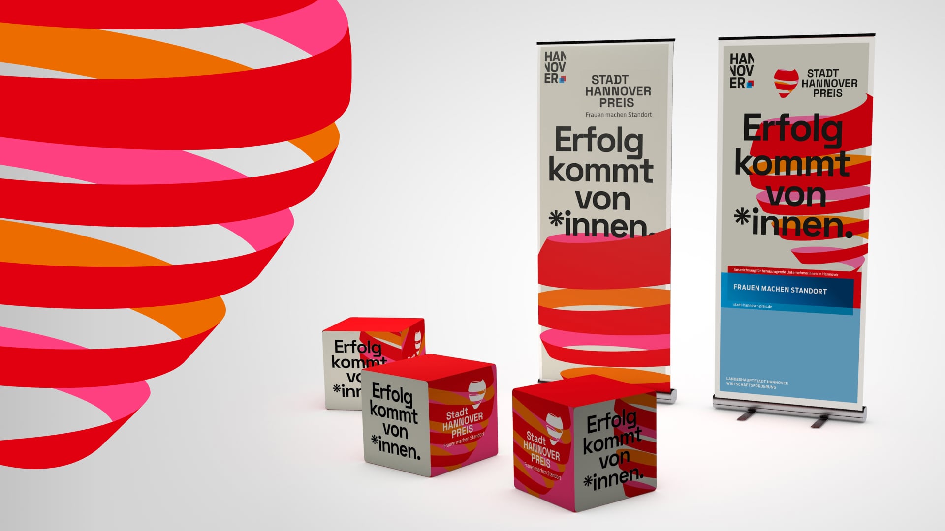 Bühnengestaltung und Ausstattung des Stadt-Hannover-Preis Events – modernes Setup mit Rollup und Sitzwürfeln
